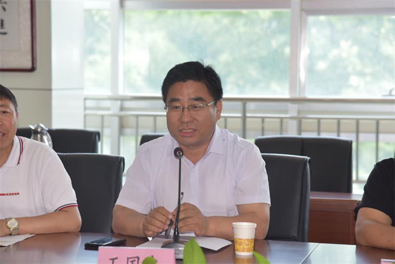 辽宁北镇中学来我校教育考察