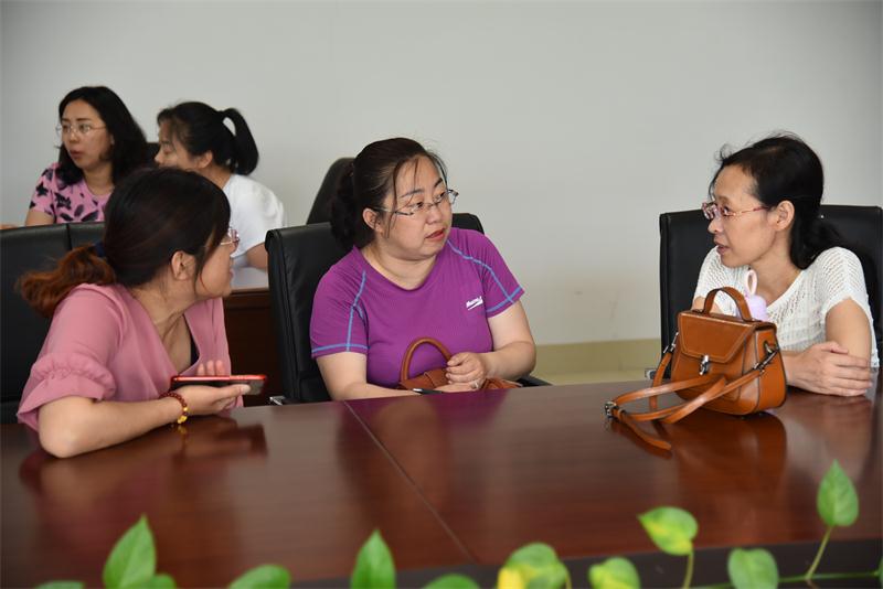辽宁北镇中学来我校教育考察