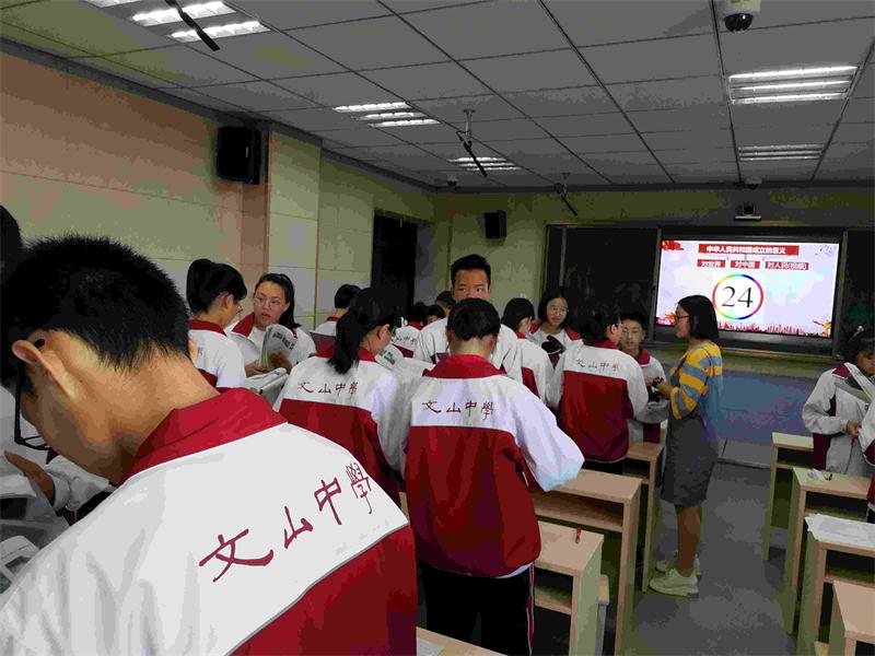教师成长 | “新秀讲堂”搭平台,青年教师提素养!