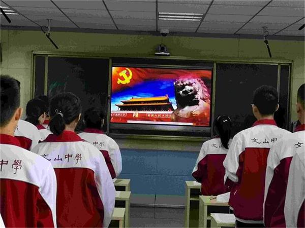 教师成长 | “新秀讲堂”搭平台,青年教师提素养!