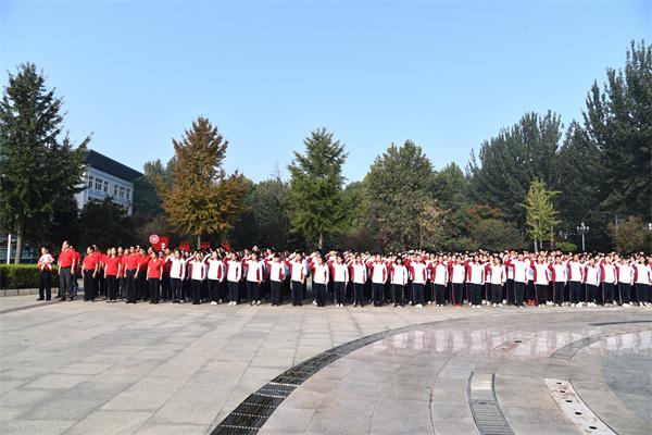 国庆献礼 | 我校举行“同升国旗 同唱国歌”升国旗仪式！