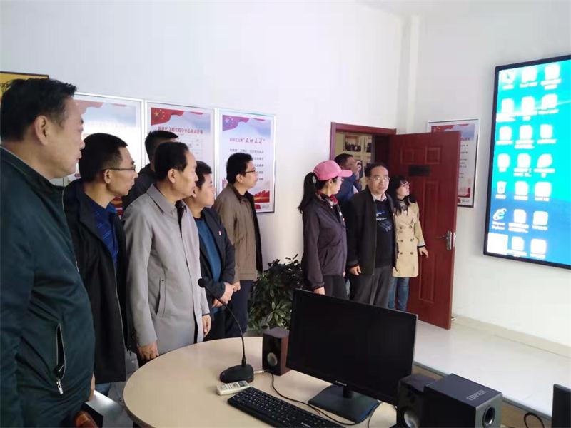 创新党建 | 党员活动进社区，文明创建我先行！