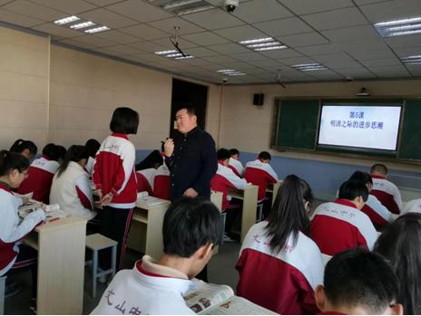 专业成长 | “新秀讲堂”展素养，师生同台共成长！