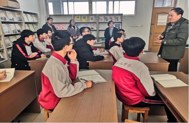 校园新闻 | 山东物理学会专家来我校指导调研！