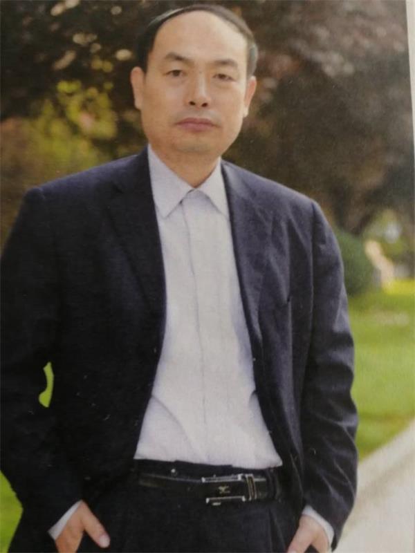 我校杨奎校：做一根思想的苇草，在灾难中成长！