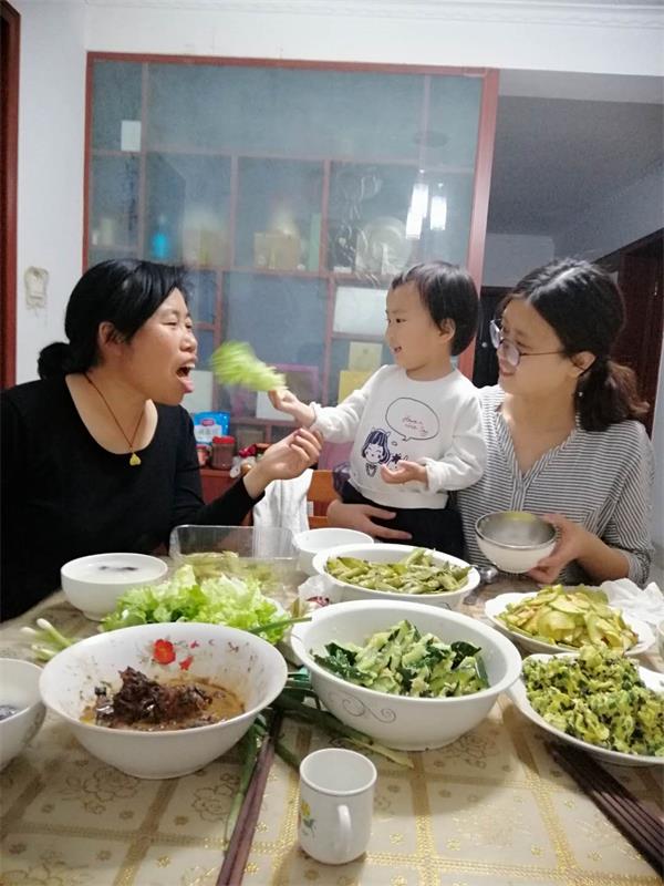巾帼建功展风采，不负光辉新时代！