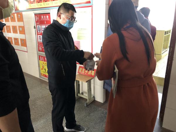 我校高一教师进行开学模拟实战！