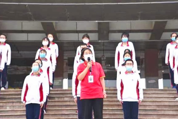 致敬五四 | 我校升旗仪式： 愿以此身长报国，不负青春不负党！