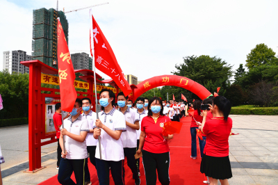 我校高三毕业典礼：因时养器，为国育才！