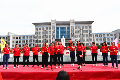 我校高三毕业典礼：因时养器，为国育才！