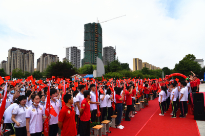 我校高三毕业典礼：因时养器，为国育才！
