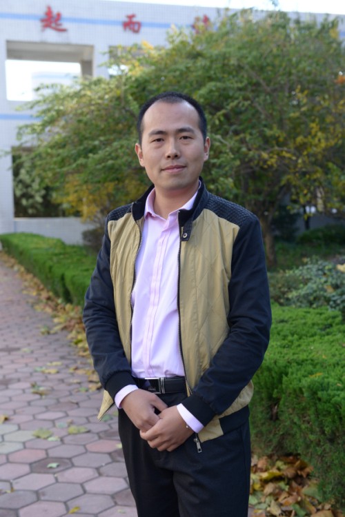 我校一名高三班主任的毕业班会：文山精神融心间，鹏举抟天开新篇！