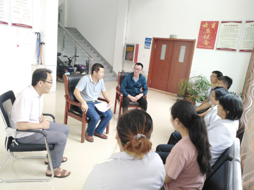 创新党建 | 我校第一党支部：走进社区上党课，先锋模范自担当！