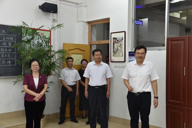 心系教育，情暖人心——市委副书记孙波一行走访慰问我校一线教师和退休教师！