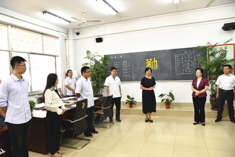 心系教育，情暖人心——市委副书记孙波一行走访慰问我校一线教师和退休教师！