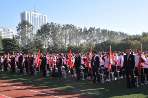 特色课程 | 我校2018级成人礼：奋斗青春，不负韶华！