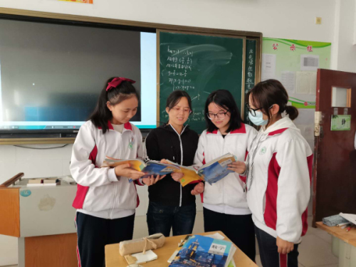 名师风采 | 我校班主任“女团”：颜值与才华并重，教书与育人共担！