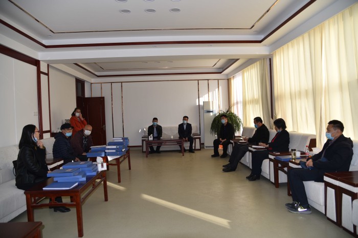 平安校园行，确保师生安全––潍坊市教体局张育才局长带队对文山中学进行四不两直安全检查！