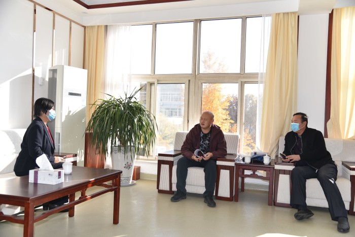 平安校园行，确保师生安全––潍坊市教体局张育才局长带队对文山中学进行四不两直安全检查！