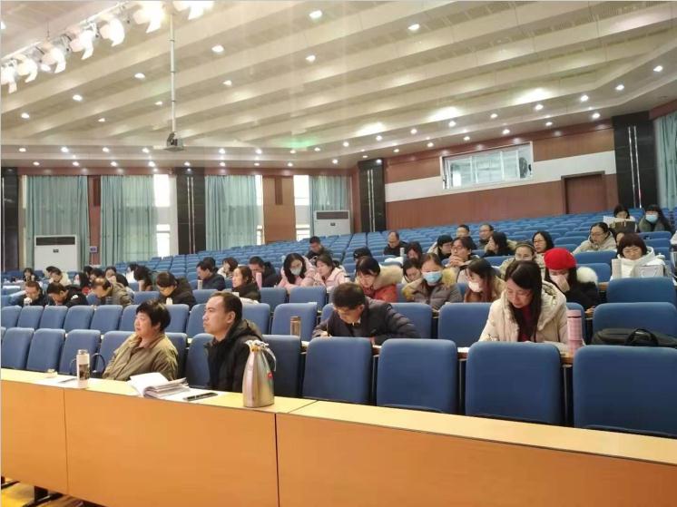 潍坊市教科院专家到我校进行新课程、新教材实施情况调研！