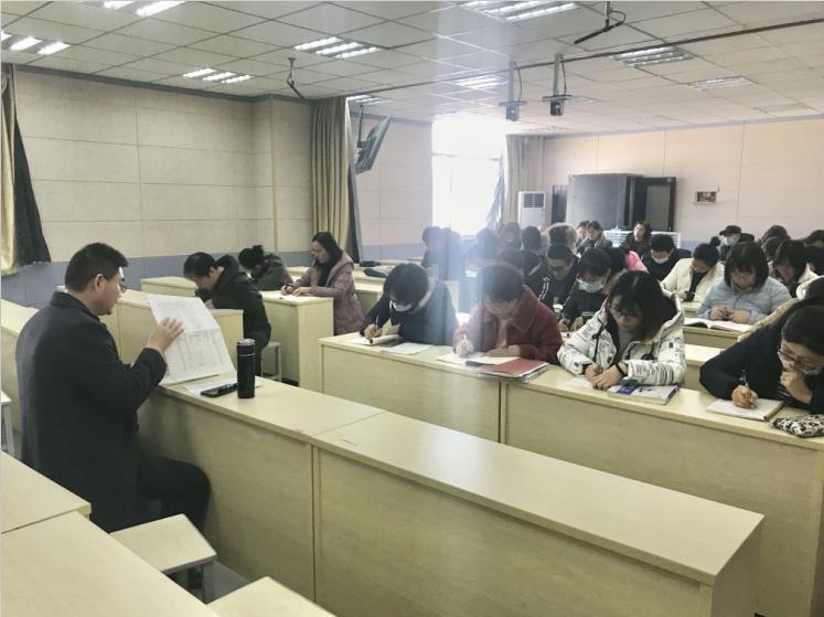 潍坊市教科院专家到我校进行新课程、新教材实施情况调研！