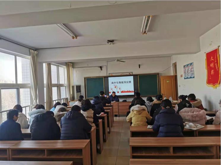 潍坊市教科院专家到我校进行新课程、新教材实施情况调研！