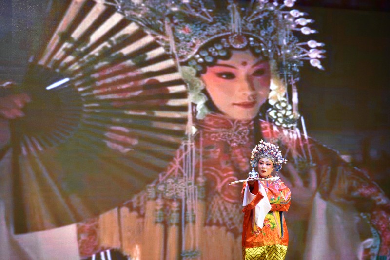 新年好 | 我校元旦联欢：新年不觉春色晚，青春吐蕊绽芳华！