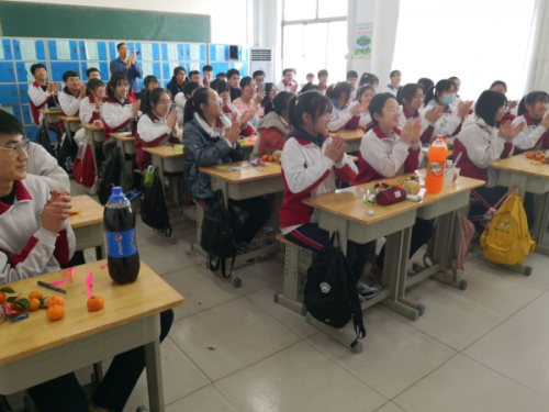 新年好 | 我校元旦联欢：新年不觉春色晚，青春吐蕊绽芳华！