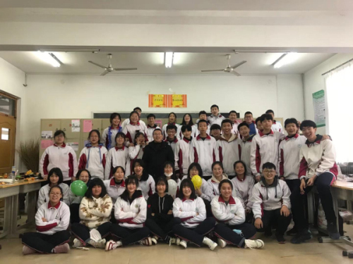 新年好 | 我校元旦联欢：新年不觉春色晚，青春吐蕊绽芳华！