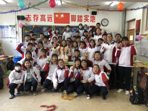 新年好 | 我校元旦联欢：新年不觉春色晚，青春吐蕊绽芳华！