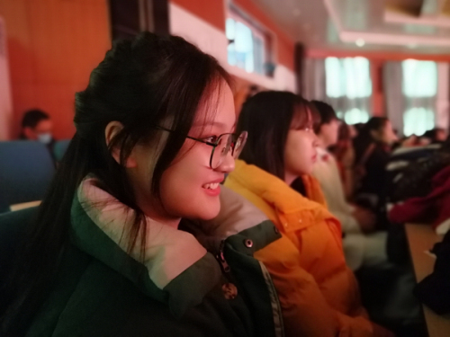 新年好 | 我校元旦联欢：新年不觉春色晚，青春吐蕊绽芳华！
