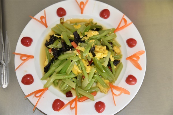 多彩校园 | 我校美食节:打造特色美食,共赴味蕾盛宴!