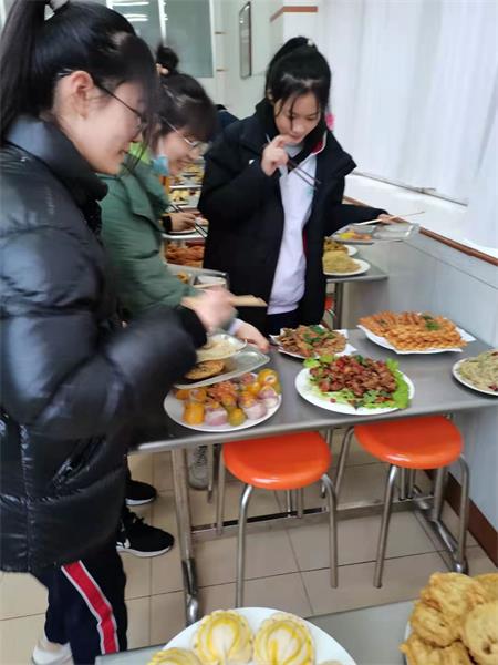 多彩校园 | 我校美食节:打造特色美食,共赴味蕾盛宴!