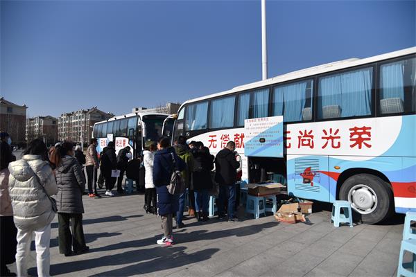 大爱文中 |  我校46名教师踊跃献血！