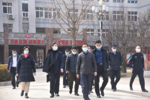 各单位对我校进行开学全方面检查！