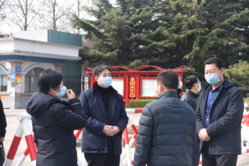 各单位对我校进行开学全方面检查！