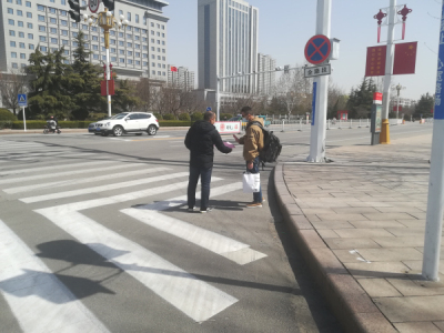 创新党建 | 我校第三党支部:提升城市形象，助力文明交通！