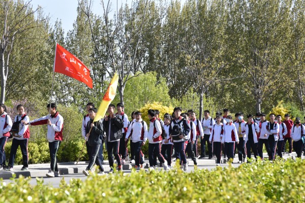 多彩课程 | 青春逐梦跟党走，远足励志少年时！