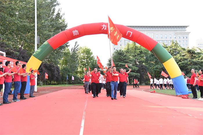 毕业典礼 | 历百年征程重任在肩，恰同学少年扬帆起航！