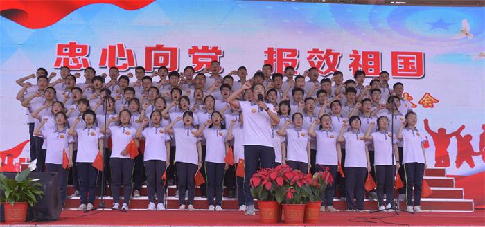毕业典礼 | 历百年征程重任在肩，恰同学少年扬帆起航！