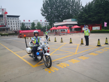 助力高考 警徽闪耀 | 你只管乘风破浪，我为你保驾护航！