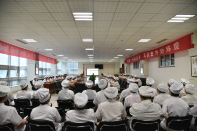 我校召开食品安全工作培训会议！