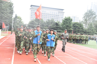 引桥教育 | 少年戎装,凌云气势撼山河!