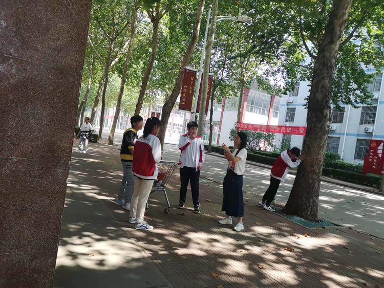 秋意浓，似少年红——文山初中 Read and Play 展演