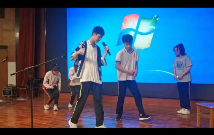 秋意浓，似少年红——文山初中 Read and Play 展演